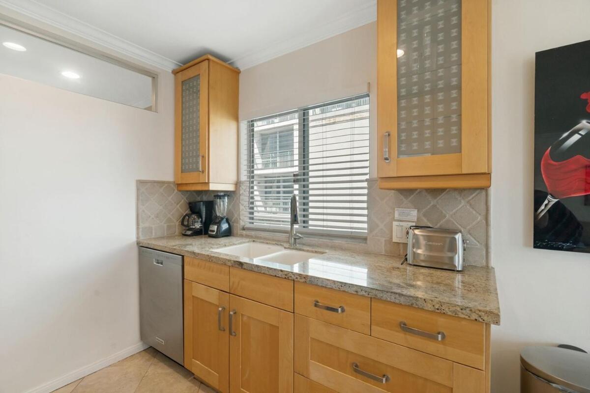 Apartamento The Andalusite - Oceanfront Steps From The